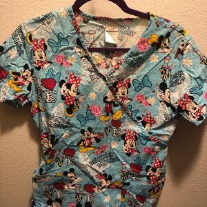 Disney Minnie Mickey Mouse scrub shirt top. Nurse tech medical light blue scrubs